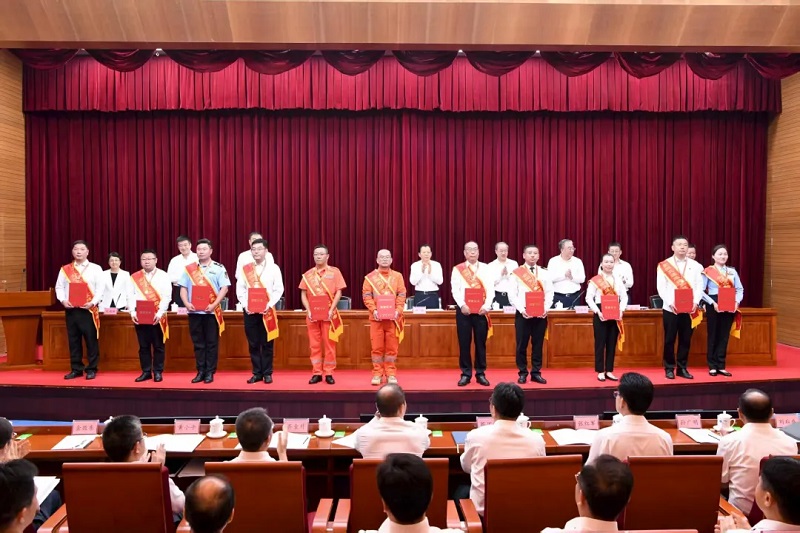 【喜报】| 荔浦公路养护中心吴敬媛荣获全国交通运输系统先进工作者荣誉称号